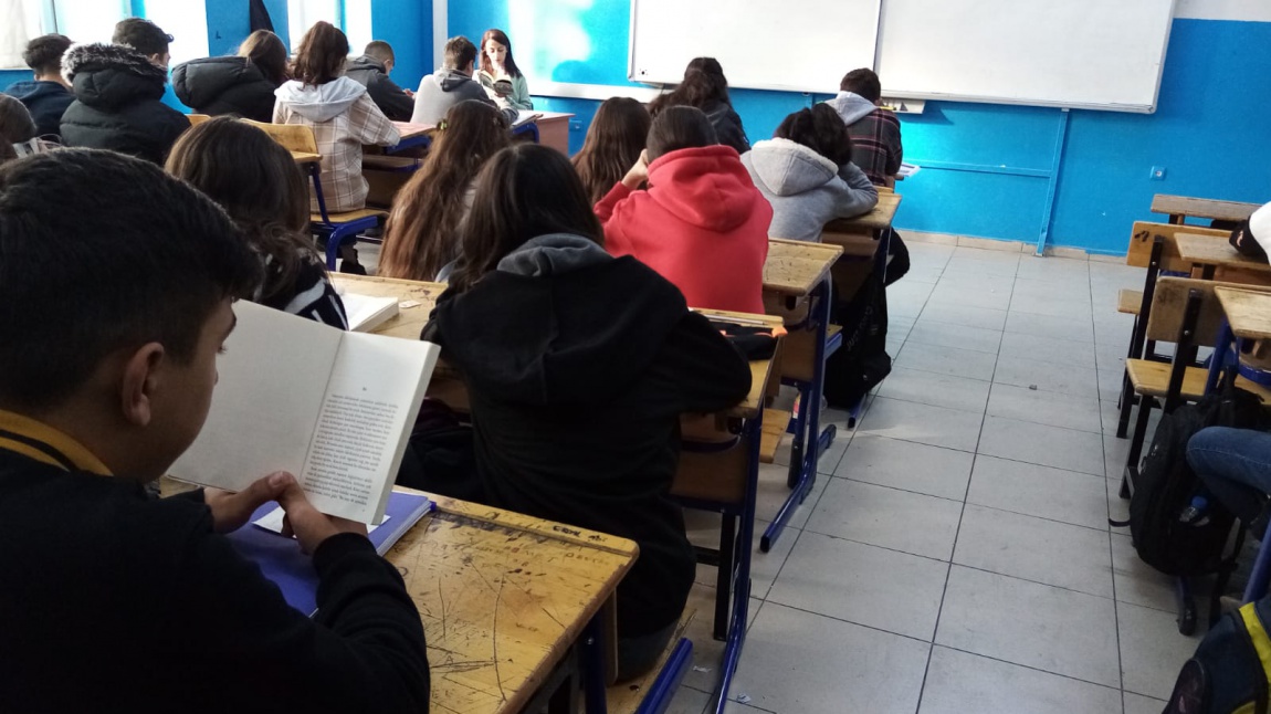 Kitap Van ve Van Okuyor Projesi Kapsamında Turgut Özal Anadolu Lisesi Kitap Okuyor
